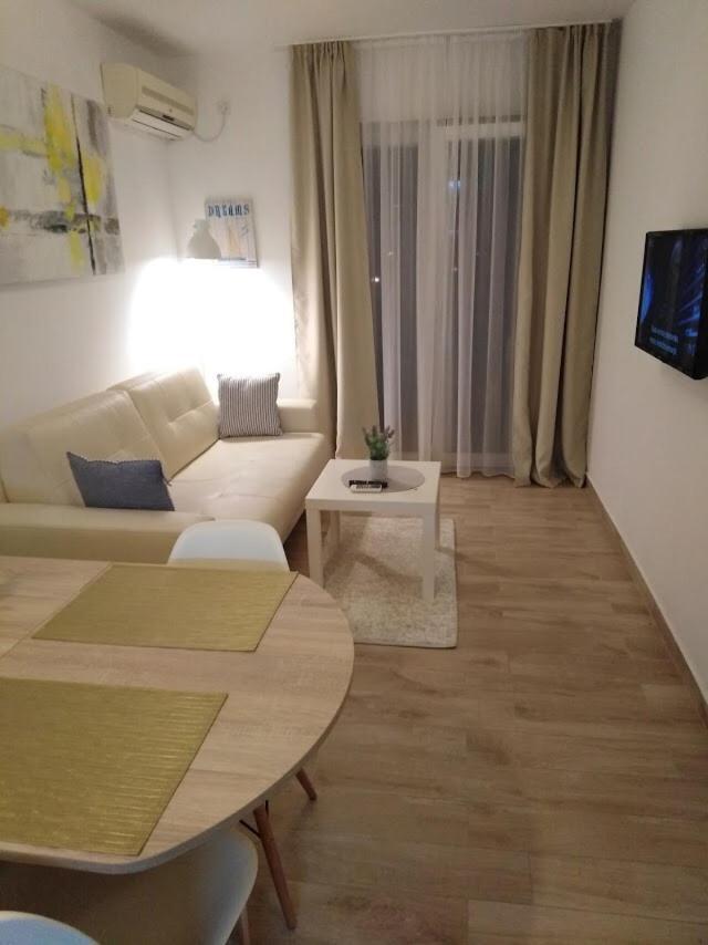Sunny Day Apartments Трибунь Экстерьер фото